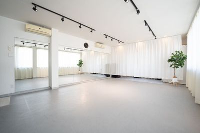 白を基調とした優雅な空間 - パレット矢口渡 矢口渡駅徒歩３分【ダンスやヨガ等ができるレンタルスタジオ】の室内の写真