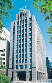 日比谷サンケイビルの外観 - CocoDesk [JW-21] 日比谷サンケイビル　1Fエントランスホール　２１番ブース CocoDesk [JW-21] の外観の写真