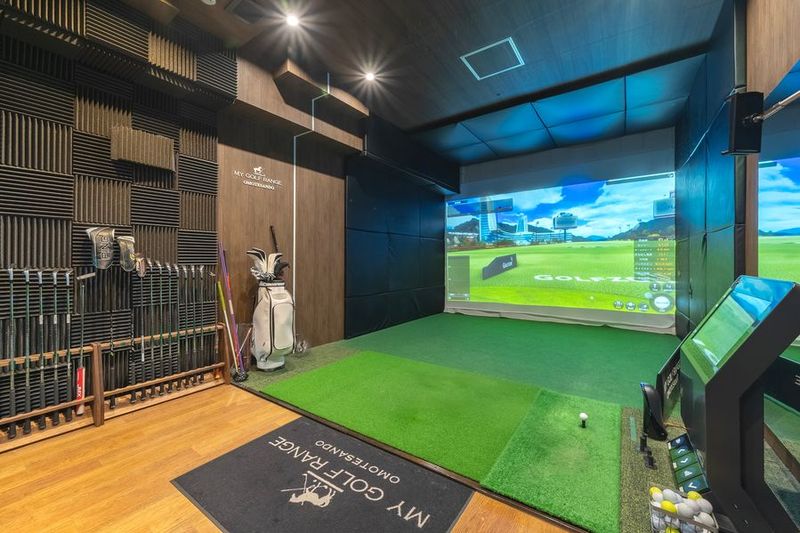 851_MY GOLF RANGE表参道の室内の写真