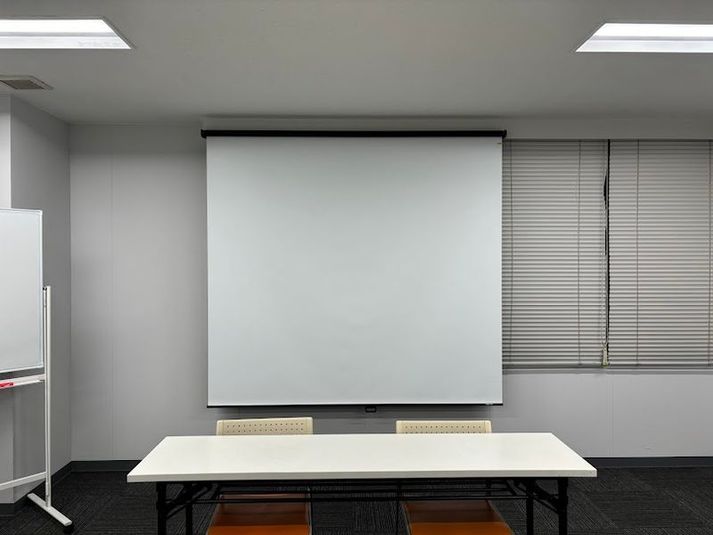 【天神駅4分】定員30名！50㎡の貸会議室（405号室） - ハミングバード貸会議室