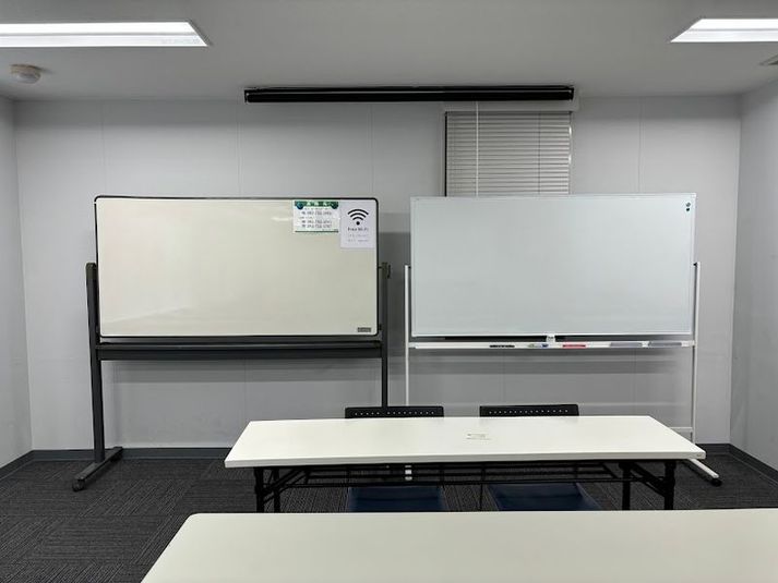 【天神駅4分】定員45名！54㎡の貸会議室（406号室） - ハミングバード貸会議室