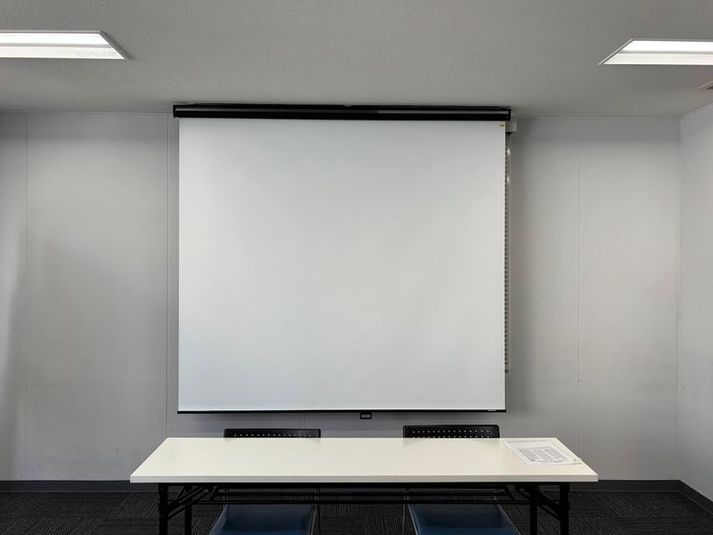 【天神駅4分】定員45名！54㎡の貸会議室（406号室） - ハミングバード貸会議室