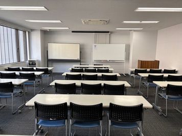 室内② - ハミングバード貸会議室 【天神駅4分】定員45名！54㎡の貸会議室（406号室）の室内の写真