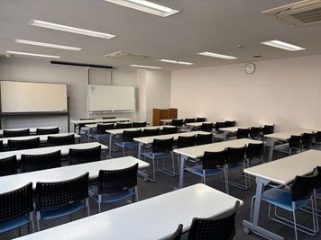 室内③ - ハミングバード貸会議室 【天神駅4分】定員45名！54㎡の貸会議室（406号室）の室内の写真