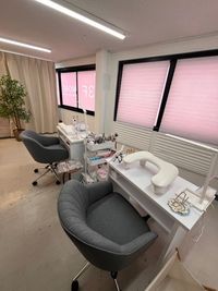 《藤井寺駅1分》ネイル1席レンタル｜即営業OK・副業/独立に◎ - 女性専用レンタルサロンMORÉ｜ネイル・整体・リンパ・完全個室