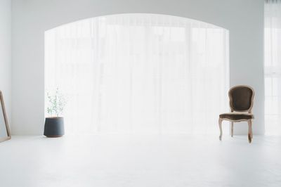 アーチ状の窓と自然光が印象的な背景スペース - Canelé 【人気の北堀江🌿】お洒落な空間で、撮影・ヨガ・ピラティスなど！の室内の写真