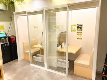 FEEEP 池袋東口店 FEEEP池袋東口店｜定員 1名半個室｜部屋番号17(S)の室内の写真