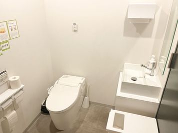 FEEEP 池袋東口店 FEEEP池袋東口店｜定員 1名半個室｜部屋番号17(S)の室内の写真