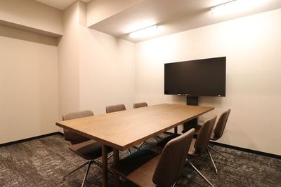 駅チカ!【会議室2】完全個室の会議室です。 - THE HUB 横浜関内