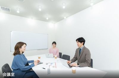 駅チカ！【会議室3】ホワイトボードを完備した会議室です。 - THE HUB 大阪本町