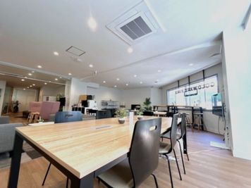GOLDWARE PARK コワーキング（オープンスペース）の室内の写真