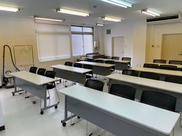 村上ビルスペース内 - 村上ビル JR福山駅東口より徒歩8分！　村上ビル　貸会議室の室内の写真