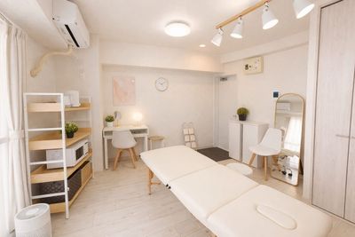 【鶴見駅徒歩3分】施術・レッスン専用 | 完全個室レンタルサロンLusoria🌿｜静かな隠れ家｜🌟昇降ベッド完備 - レンタルサロンLusoria