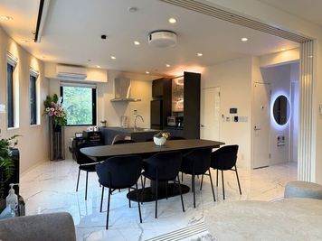 3階 - 【表参道駅9分｜完全貸切】屋上東京タワー夜景｜駐車場・室内ゴルフ 【表参道｜完全貸切】撮影・配信・オフサイト利用に最適な貸切空間の室内の写真