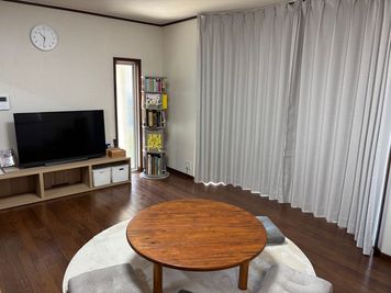 リビング TVはインターネット接続可能です - レンタルスペース N home レンタルスペースの室内の写真