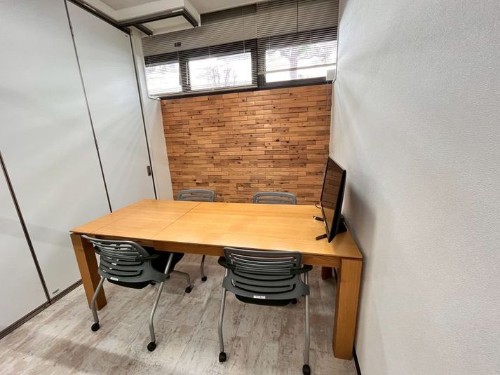 いいオフィス志津　by SAKULOUNGE MeetingRoom No.2（半個室）の室内の写真