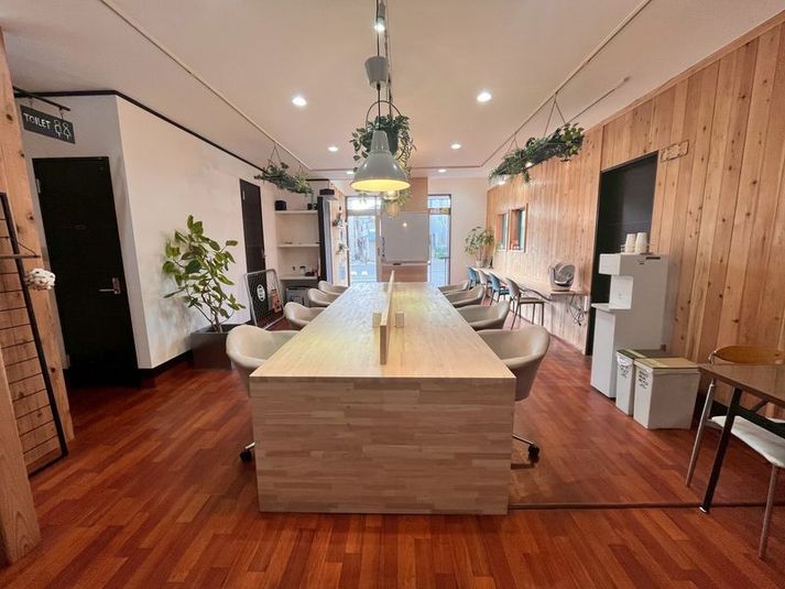 MeetingRoom No.1（半個室） - いいオフィス志津　by SAKULOUNGE