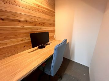 【志津駅北口から徒歩5分】Web会議・作業に最適｜1名用テレカンブース（半個室） №3 - いいオフィス志津　by SAKULOUNGE