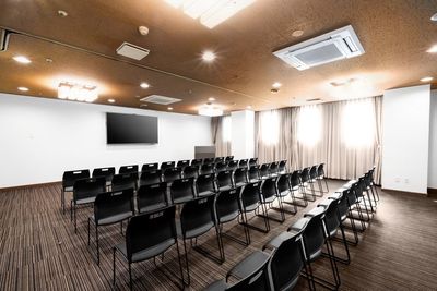 A・B会議室（全室）シアター形式 - TOYOHOTEL 貸し会議室A・B室（全室）の室内の写真