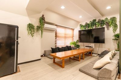 渋谷駅徒歩5分程
会議等のビジネス利用から、撮影等様々な用途でご利用いただけます◎ - Relax one 渋谷円山 Relax one 渋谷円山｜貸会議室🖊駅チカ🚶の室内の写真