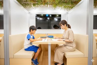 FEEEP 新宿東口（新宿三丁目）店 FEEEP新宿東口店｜定員6名半個室｜部屋番号3(G)の室内の写真