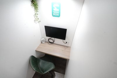<SpemaBOX_渋谷神南一丁目No.2>1人用個室🚪光回線Wi-Fi📶電源🔌モニター🖥️テレワーク/オンライン会議 - 【SpemaBOX_渋谷神南一丁目】