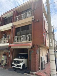 ２F、３Fと会議室からキッチン、トイレ、シャワールーム有り - 株式会社SAM　２F会議室 ・レンタルスペース　デイユース　サロン　会議室の外観の写真
