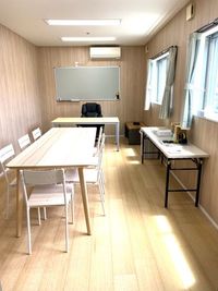 堺市駅スタディー会議室 堺市駅5分｜貸会議室｜自習・打ち合わせ・少人数利用に最適の室内の写真