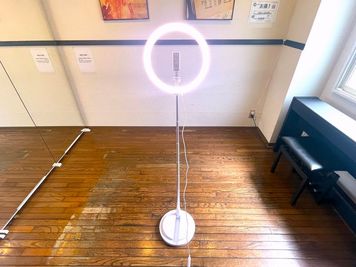 リングライト - スタジオディライツ　青葉台 青葉台駅3分　24時間利用できるダンススタジオの設備の写真
