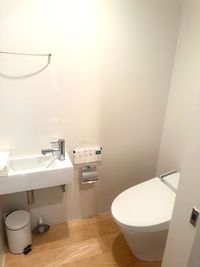 トイレ - a.o.e salon 【展示会・施術】a.o.eのホテルライクなプライベート空間の設備の写真