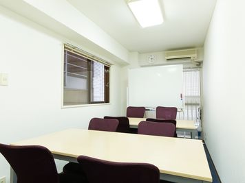 新宿コムロ コモンズ新宿高島屋前会議室２の室内の写真