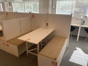 オフィスパーク 六本木コークス ブース５の室内の写真