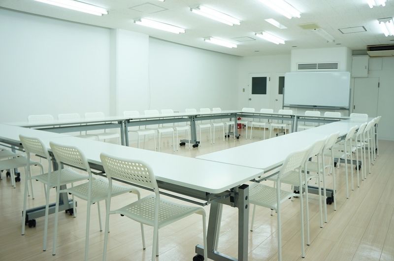 会議セミナー、教室、物販展示会 - レンタルスペースフォレスト