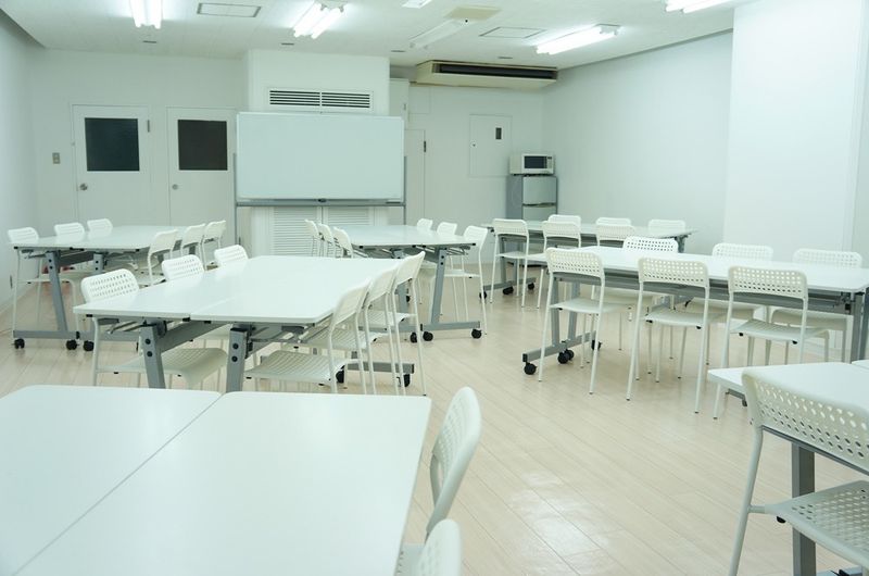 会議セミナー、教室、物販展示会 - レンタルスペースフォレスト