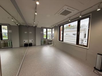【 大倉山駅徒歩1分】17.17㎡/駅近!ダンスやヨガ等の各種運動に適したスタジオルーム - ルービー大倉山