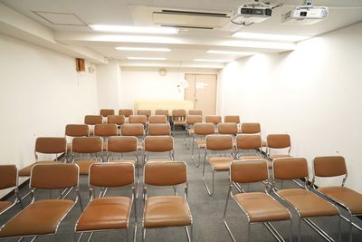 新大阪セミナーオフィスＯ-１～３ 大阪の会議室『新大阪セミナーオフィス　ルームＯ-１』の室内の写真