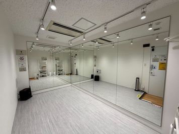 【渋谷駅徒歩3分】8.96㎡/ダンス・ヨガ・レッスンに適したスタジオです!少人数利用にぴったりです - ルービー渋谷3rd