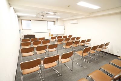 新大阪セミナーオフィスＯ-１～３ 大阪の会議室『新大阪セミナーオフィス　ルームＯ-１』の室内の写真