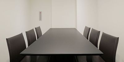 駅チカ!【会議室2】ホワイトボードを完備した会議室です。 - THE HUB 赤坂