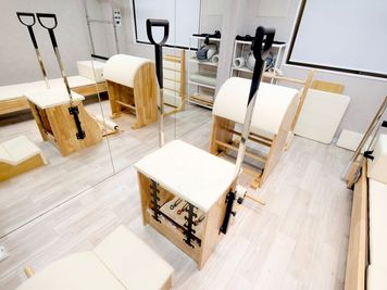 ・チェアー - STUDIOFLAG渋谷1号店 STUDIOFLAG渋谷1号店/マシンピラティスレンタルスタジオの室内の写真