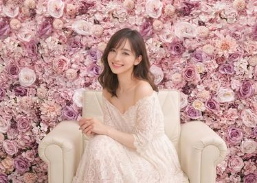 ライラスタジオ駒沢 【渋谷・三軒茶屋エリア】駅チカ・自然光×白壁×バラ撮影スタジオの室内の写真
