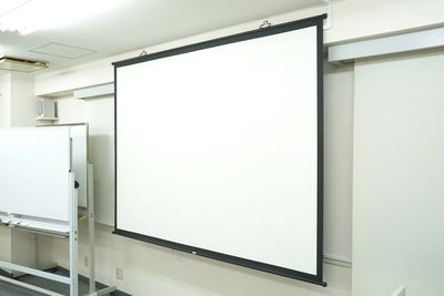 新大阪駅前の貸し会議室『新大阪セミナーオフィス』ルームＯ-６、７ 新大阪セミナーオフィス　会議室ルームＯ-６の設備の写真