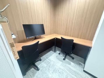 【柏駅から徒歩1分】モニター・フリードリンク付き2名個室（ブース6） - いいオフィス柏