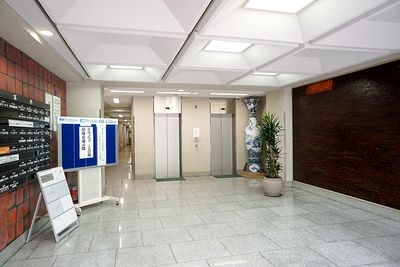 新大阪セミナーオフィスＯ-１～３ ルームＯ-3の入口の写真
