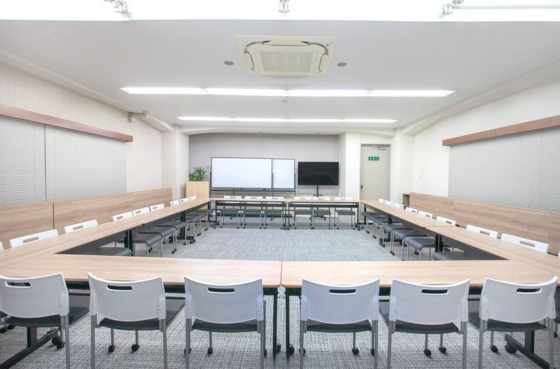 【ROOMs横浜関内店】 5-B第2会議室 JR関内駅徒歩3分 - 貸会議室ルームス　横浜関内店