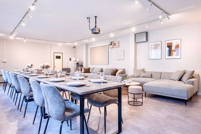 MINATO HUB 浜松町の室内の写真