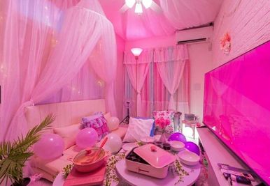 リモコンでカンタン操作♪
30色のネオンカラーでカラフルに✨ - マイルームétoile マイルームétoile(エトワール)の室内の写真