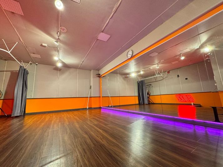 Bst - 福岡博多 レンタルスタジオ　STUDIO BUZZ