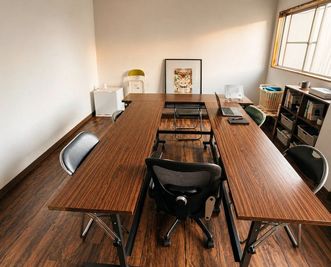 【メディア掲載】WEB面接・商談に。広々完全個室（高速光回線/20㎡/942円～） - ハッピースクールビル