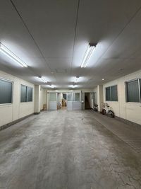 支柱などがなく、自由度の高いレイアウトができます。奥の3枚扉より奥は使用できません。 - The 22 room 北堀江の室内の写真